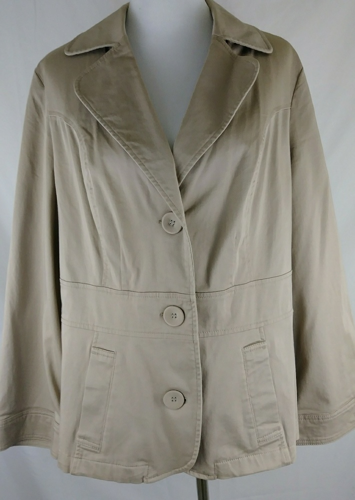 Venezia Women's FashionableTan Three Button Blazer